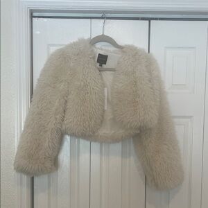 Love Tree Fluffy fur Cream cropped jacket